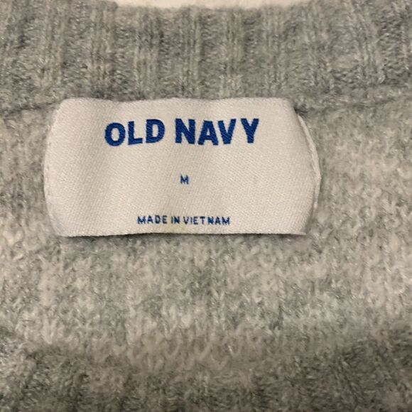 Old Navy size medium gray and white sweater. 70% acrylic very soft - Picture 3 of 5